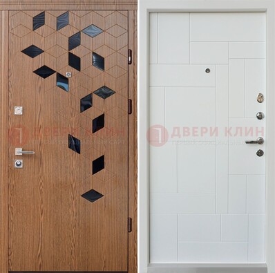 Коричневая металлическая дверь МДФ внутри белого цвета ДМ-256 в Ростове-На-Дону