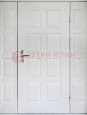 Белая входная дверь для коттеджа с МДФ ДМ-536 в Ростове-На-Дону