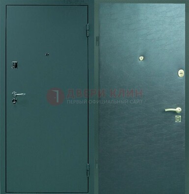 Зеленая стальная дверь с порошковым покрытием ДП-93 в Саратове