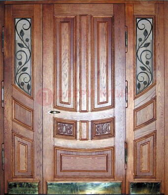 Парадная дверь со стеклом и ковкой ДПР-35 для загородного дома в Ростове-На-Дону