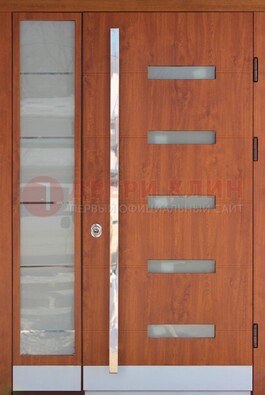 Коричневая металлическая дверь со стеклом ДС-72 в Ростове-На-Дону