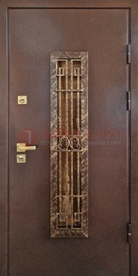 Металлическая дверь с порошковым напылением со стеклом и ковкой ДСК-110 в Ростове-На-Дону