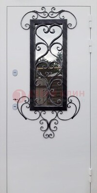 Белая уличная дверь Порошок со стеклом и ковкой ДСК-222 в Ростове-На-Дону