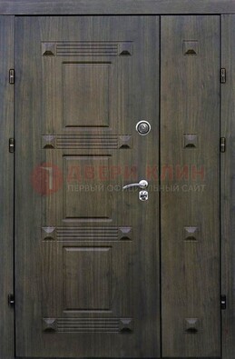 Железная двухстворчатая филенчатая дверь с виноритом ДВТ-143 в Ростове-На-Дону