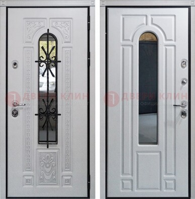 Белая стальная дверь с виноритом и ковкой снаружи ДВТ-197 в Ростове-На-Дону