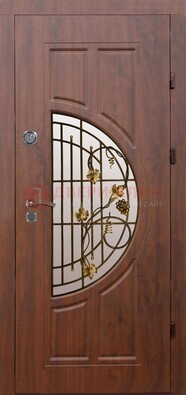 Стальная коричневая дверь с виноритом и ковкой ДВТ-82 в Ростове-На-Дону